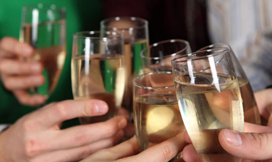 患有强直性脊柱炎该如何护理保健呢