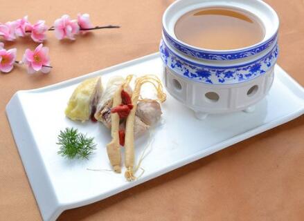 强直性脊柱炎饮食疗法有哪些?崔丽专家:雪花鸡汤还不错 强直性脊柱炎饮食疗法有哪些?崔丽专家:雪花鸡汤还不错